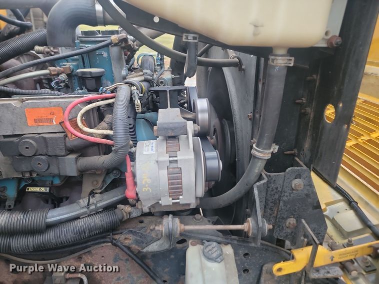 image for item KU9095 1999 International  school bus