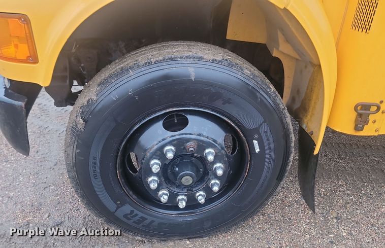 image for item KU9095 1999 International  school bus