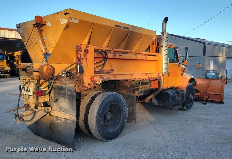 image for item LC9473 1996 International 4700  dump truck