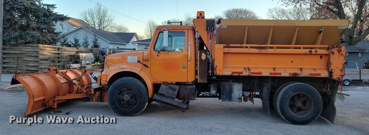 image for item LC9473 1996 International 4700  dump truck