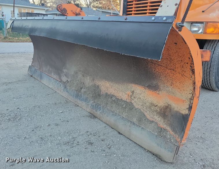 image for item LC9473 1996 International 4700  dump truck