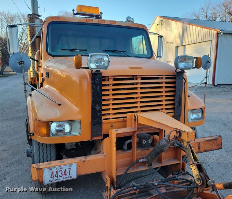 image for item LC9473 1996 International 4700  dump truck