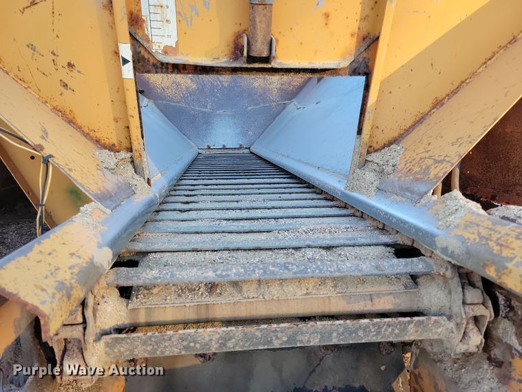 image for item LC9473 1996 International 4700  dump truck