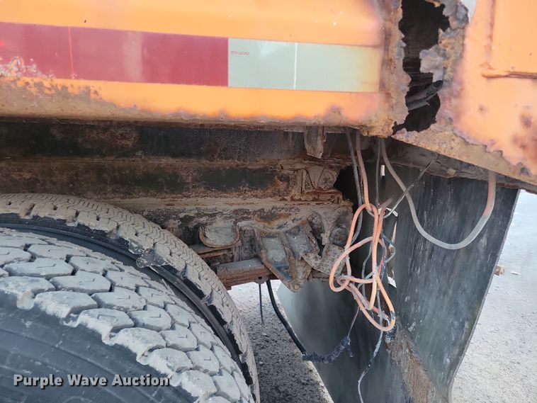 image for item LC9473 1996 International 4700  dump truck