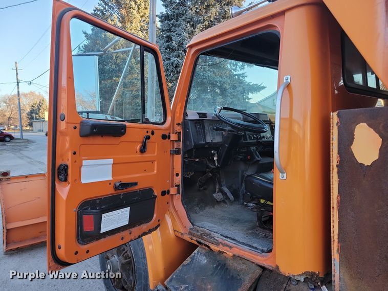 image for item LC9473 1996 International 4700  dump truck