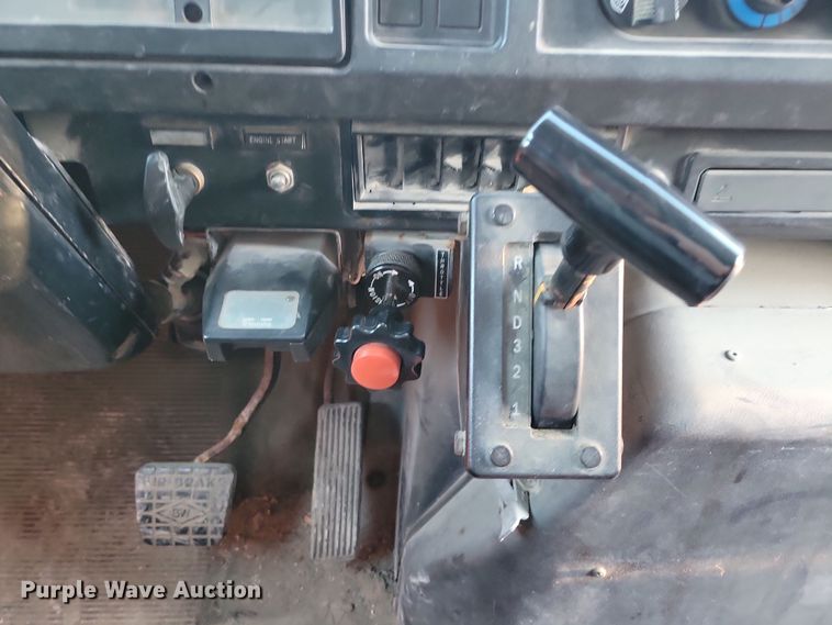 image for item LC9473 1996 International 4700  dump truck