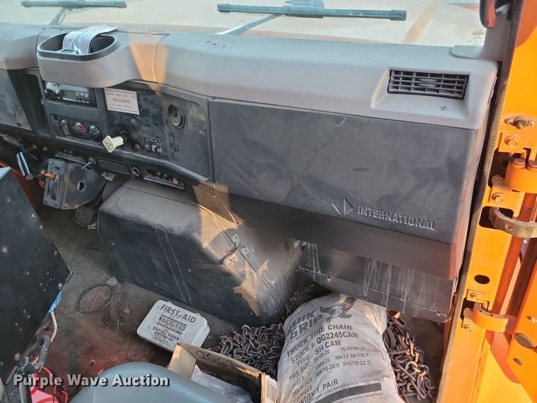 image for item LC9473 1996 International 4700  dump truck