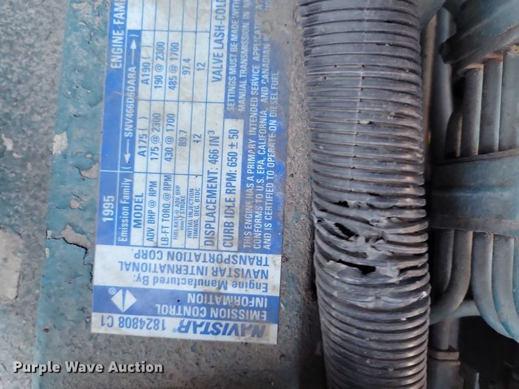 image for item LC9473 1996 International 4700  dump truck