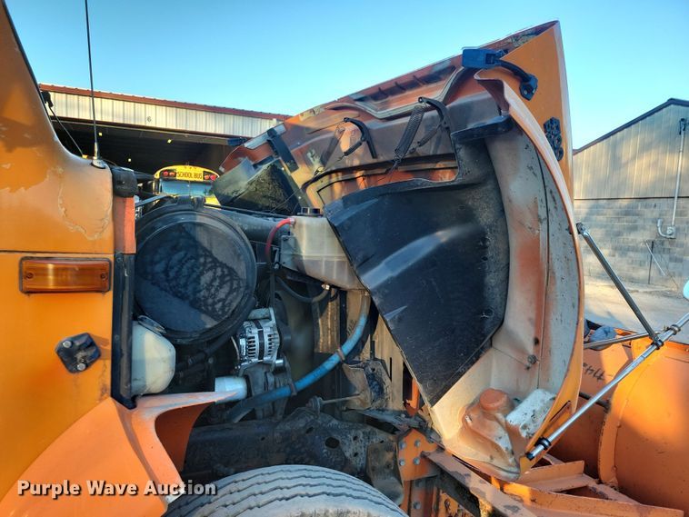 image for item LC9473 1996 International 4700  dump truck