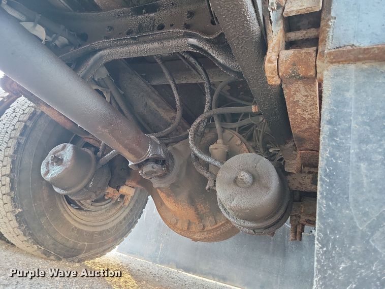 image for item LC9473 1996 International 4700  dump truck