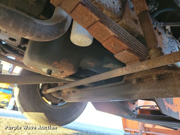 image for item LC9473 1996 International 4700  dump truck