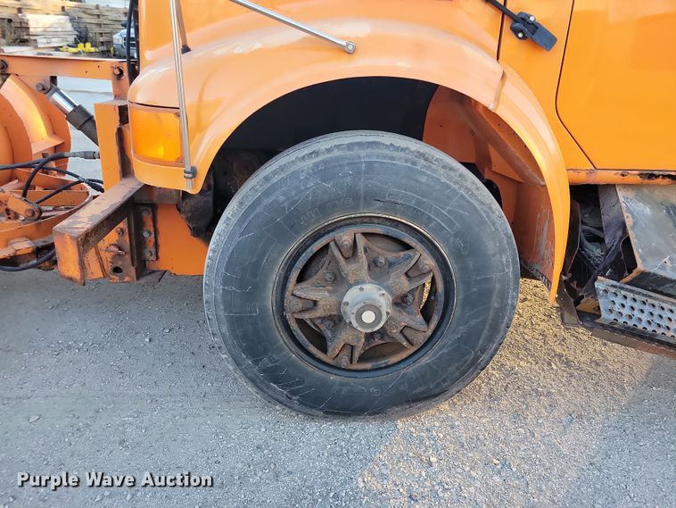 image for item LC9473 1996 International 4700  dump truck