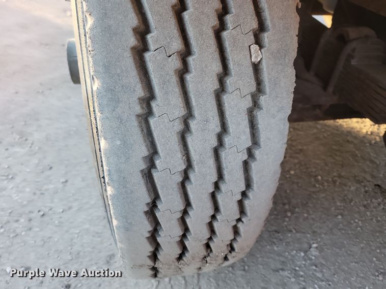 image for item LC9473 1996 International 4700  dump truck