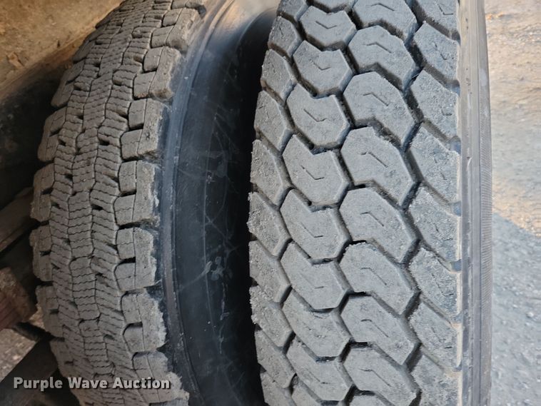 image for item LC9473 1996 International 4700  dump truck