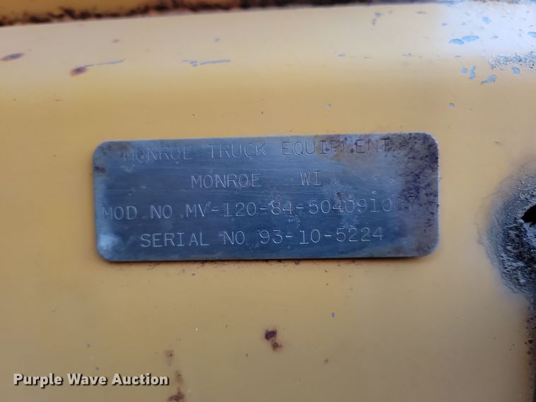 image for item LC9473 1996 International 4700  dump truck