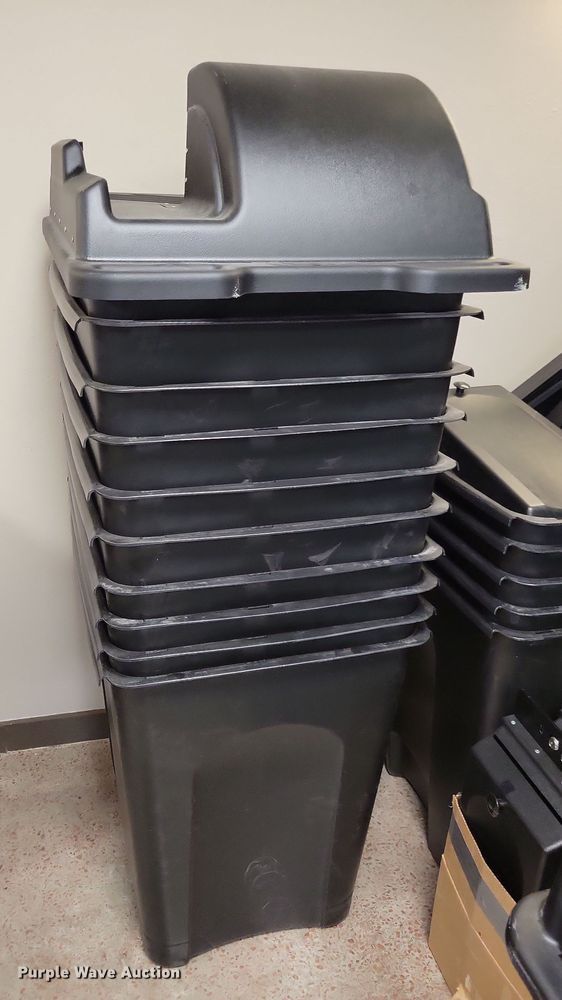 image for item LC9486 (17) ballot carts