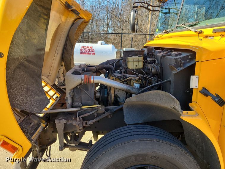 image for item LJ9456 2005 Blue Bird Vision  school bus