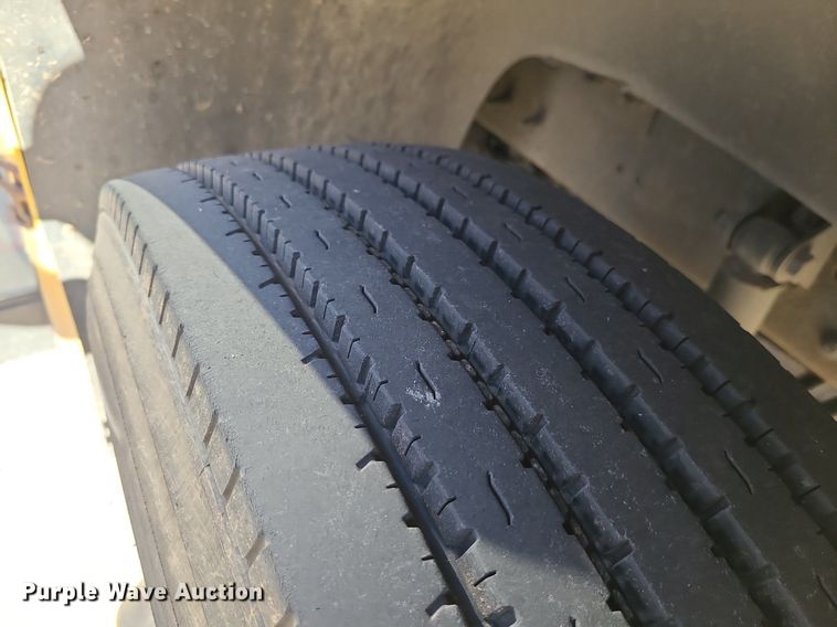 image for item LJ9456 2005 Blue Bird Vision  school bus