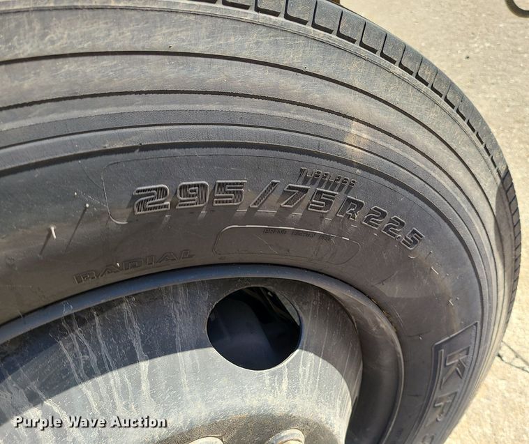 image for item LJ9456 2005 Blue Bird Vision  school bus