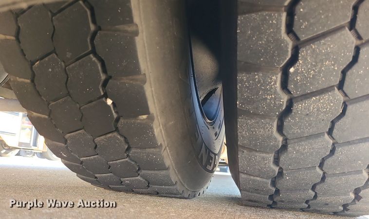 image for item LJ9456 2005 Blue Bird Vision  school bus