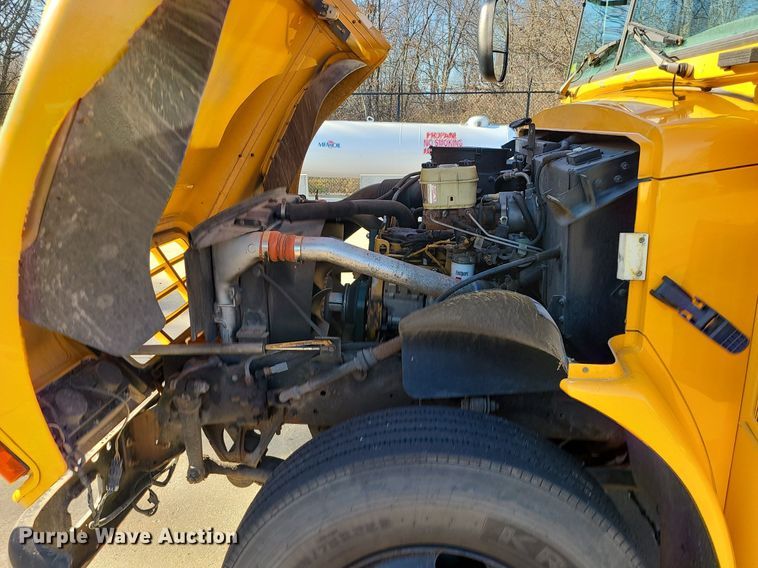 image for item LJ9457 2005 Blue Bird Vision  school bus