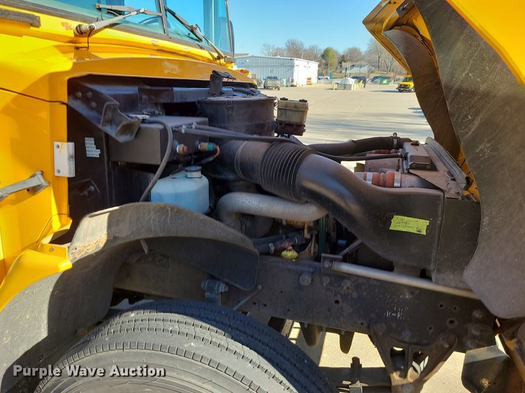 image for item LJ9457 2005 Blue Bird Vision  school bus