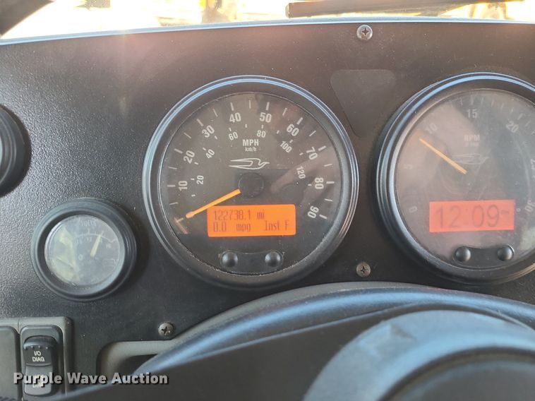 image for item LJ9459 2006 Blue Bird Vision  school bus