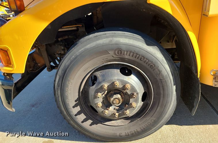 image for item LJ9459 2006 Blue Bird Vision  school bus