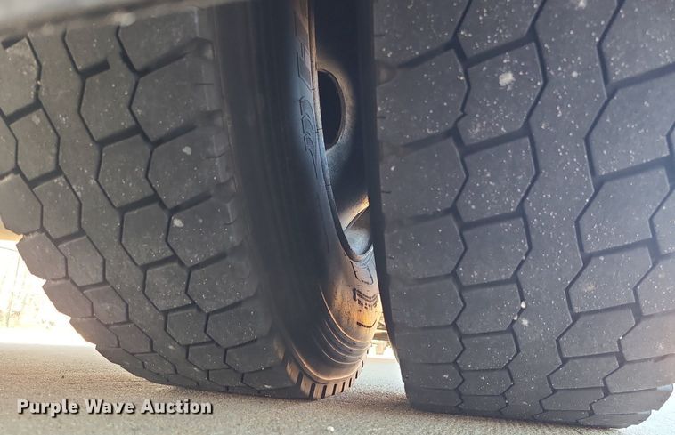 image for item LJ9459 2006 Blue Bird Vision  school bus