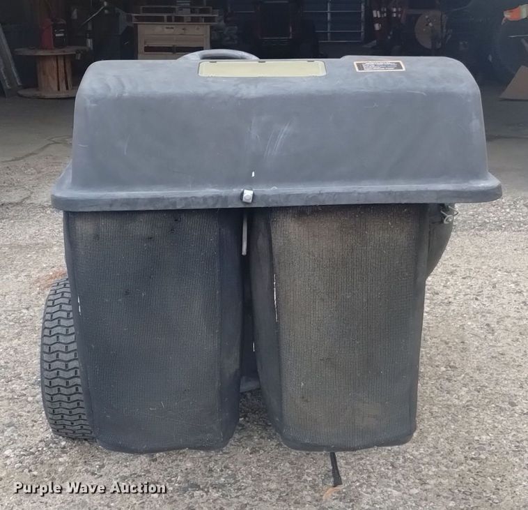 image for item LN9907 2010 John Deere LA135  lawn mower