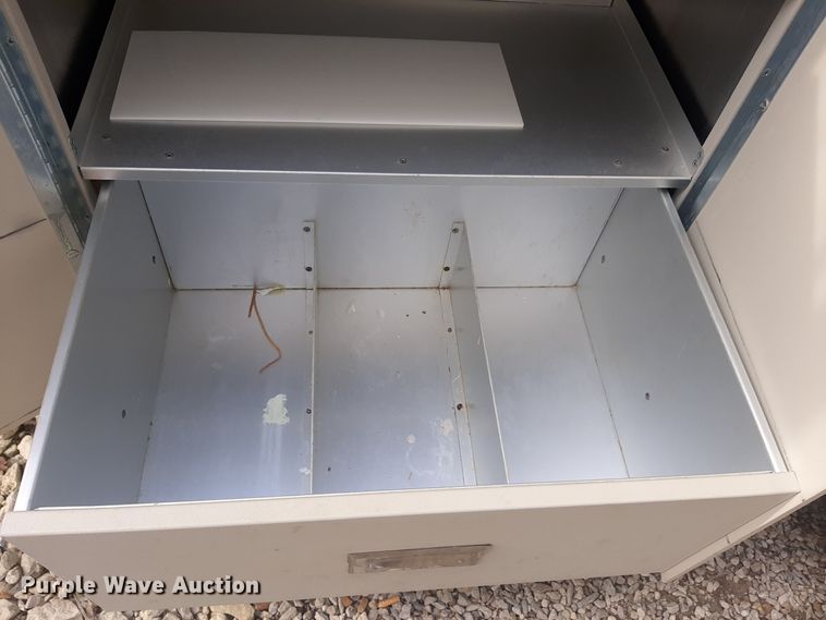 image for item LX9966 (2) rolling carts