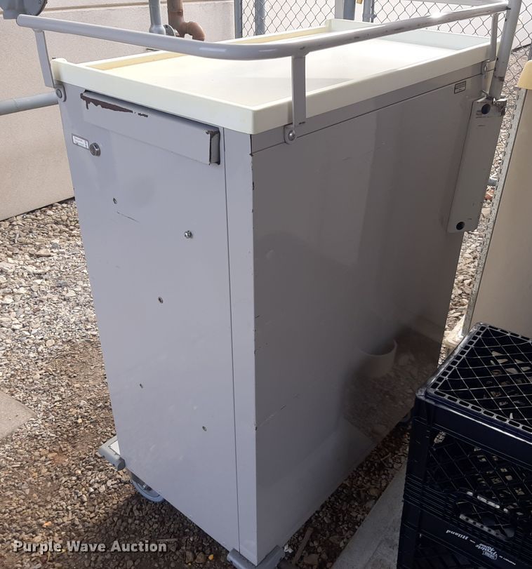 image for item LX9966 (2) rolling carts