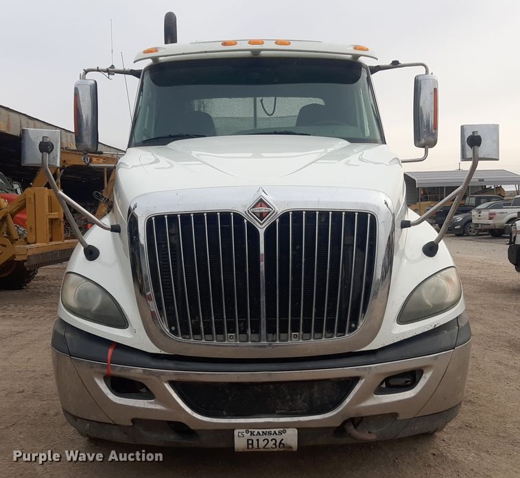 image for item LX9969 2013 International ProStar Plus 122  semi truck