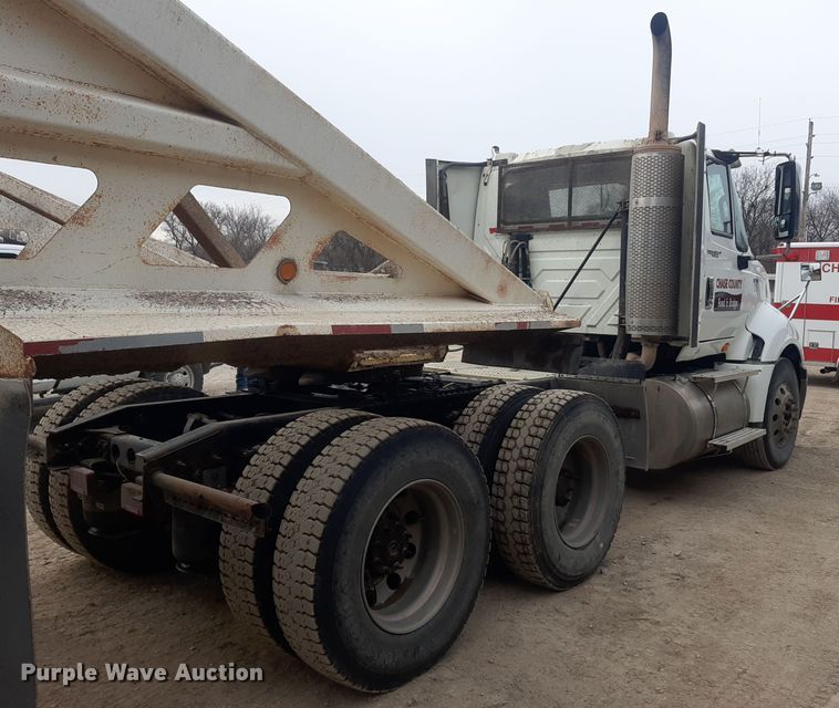 image for item LX9969 2013 International ProStar Plus 122  semi truck