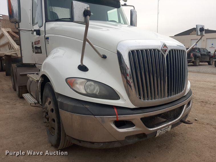 image for item LX9969 2013 International ProStar Plus 122  semi truck