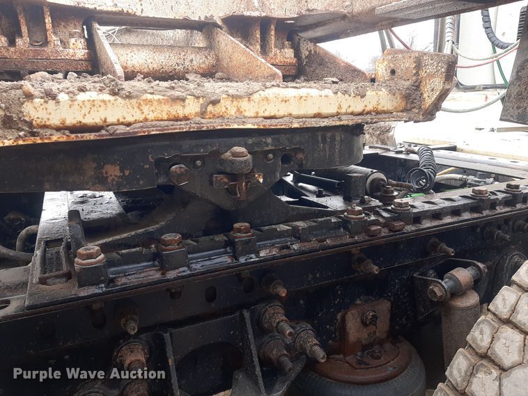 image for item LX9969 2013 International ProStar Plus 122  semi truck