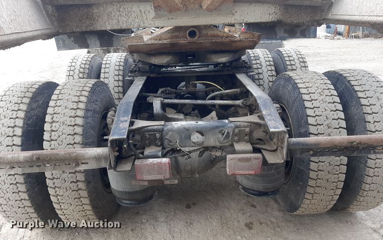 image for item LX9969 2013 International ProStar Plus 122  semi truck