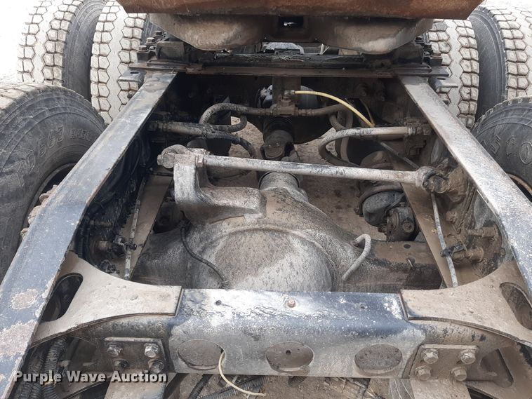 image for item LX9969 2013 International ProStar Plus 122  semi truck