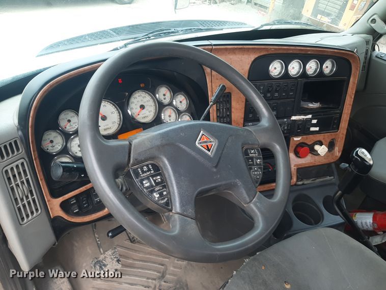 image for item LX9969 2013 International ProStar Plus 122  semi truck