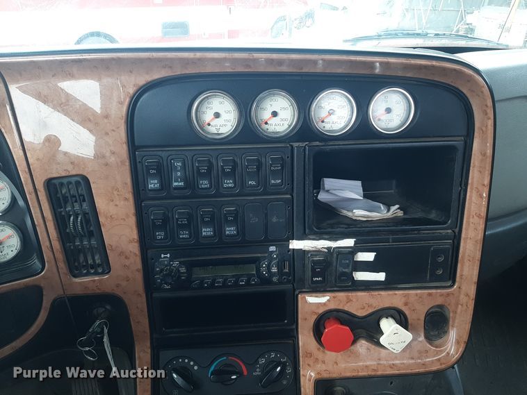 image for item LX9969 2013 International ProStar Plus 122  semi truck
