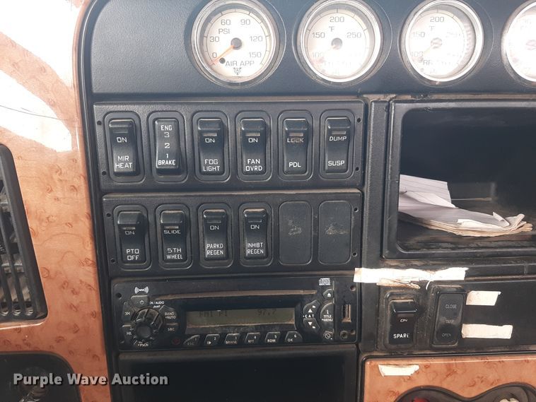 image for item LX9969 2013 International ProStar Plus 122  semi truck