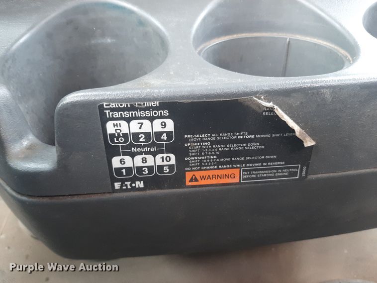 image for item LX9969 2013 International ProStar Plus 122  semi truck