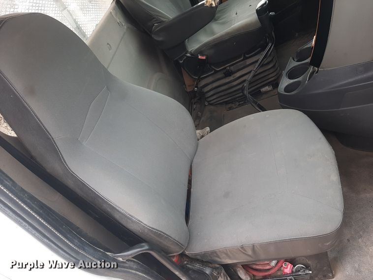 image for item LX9969 2013 International ProStar Plus 122  semi truck