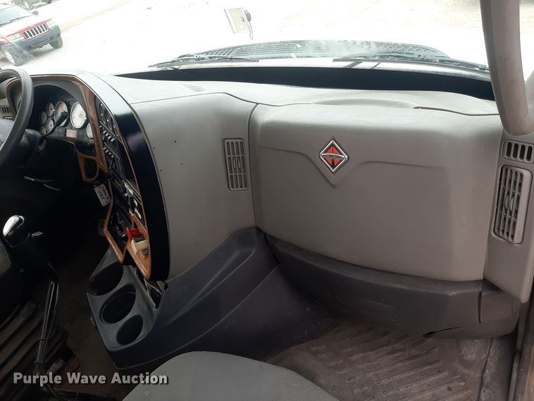 image for item LX9969 2013 International ProStar Plus 122  semi truck