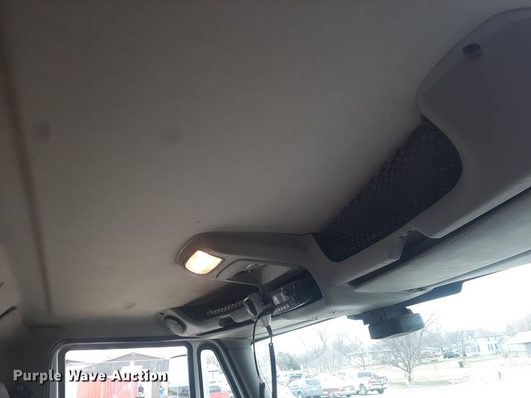 image for item LX9969 2013 International ProStar Plus 122  semi truck