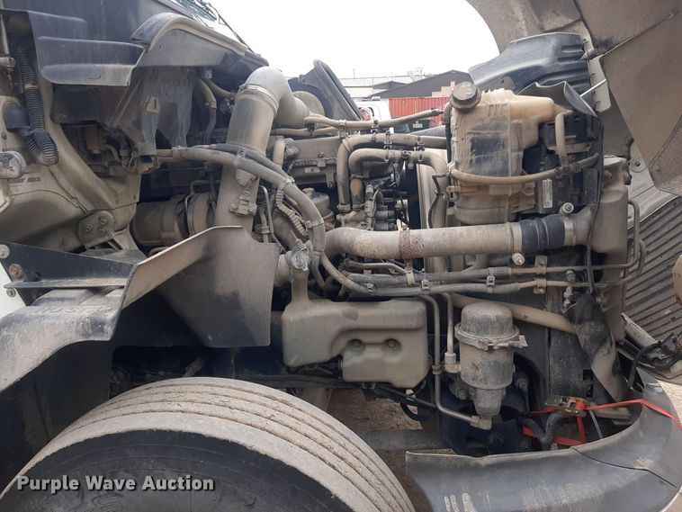 image for item LX9969 2013 International ProStar Plus 122  semi truck