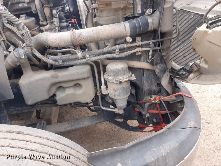 image for item LX9969 2013 International ProStar Plus 122  semi truck