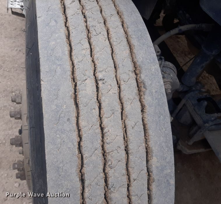 image for item LX9969 2013 International ProStar Plus 122  semi truck