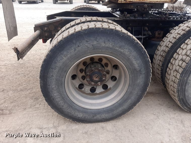 image for item LX9969 2013 International ProStar Plus 122  semi truck