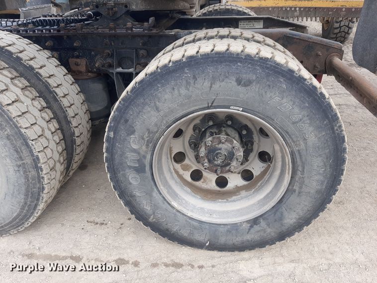 image for item LX9969 2013 International ProStar Plus 122  semi truck